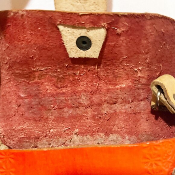 Vintage Mexican Hand Tooled Leather Floral Crossbody Shoulder Bag Purse. - Picture 9 of 10